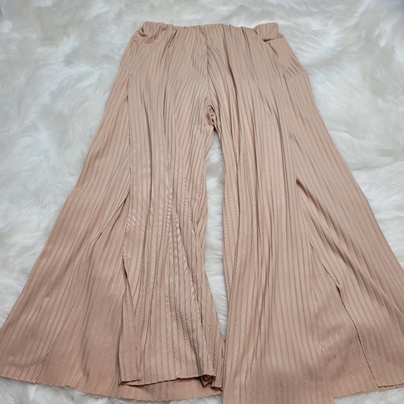 Zara Split Leg Nude Culottes Pants - Picture 2 of 12